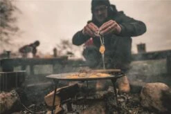 Robens Bighorn Pfanne, 3-Beinig, 48x44x23cm, Schwarz -Günstiges Robens Geschäft 117350 0 6